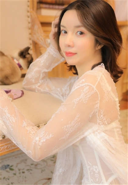 女同桌给我吃她的奶头-地铁污文做_情趣说明书