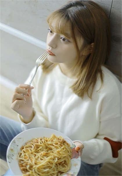 很详细很污的小黄文-妻子被按摩师玩弄小说_情趣说明书