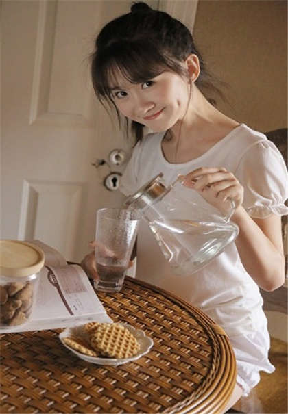 让人黄到秒湿的段子-二男一女前后夹击大湿兄的小说_情趣说明书