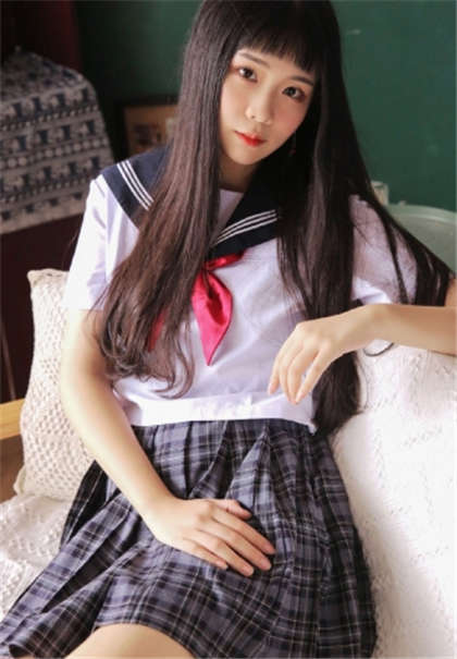 嗯啊好嗯嗯-老爸出差我把后妈玩了_情趣说明书