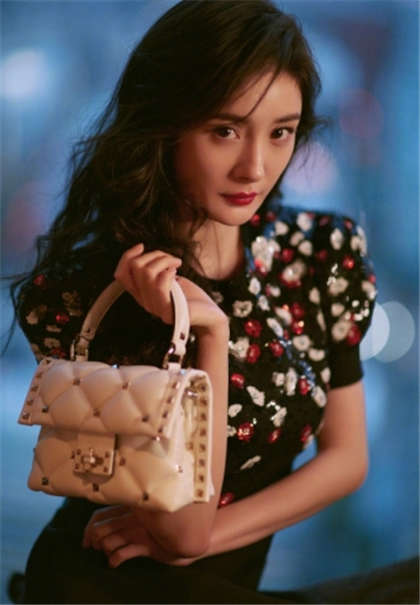 课上做污污的事小说-男朋友把我的腿八开了再用舌头舔_情趣说明书