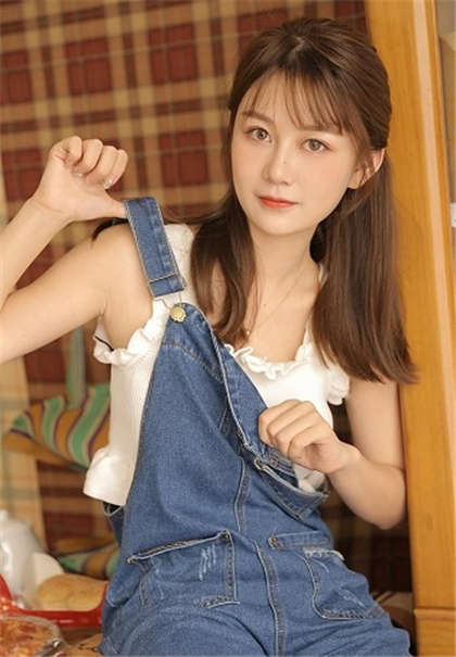 三根硕大挺进她的身体-我与同桌的污污事_情趣说明书