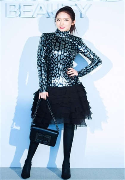 强奸女校花的黄文章-嗯好深坐上来自己动_情趣说明书