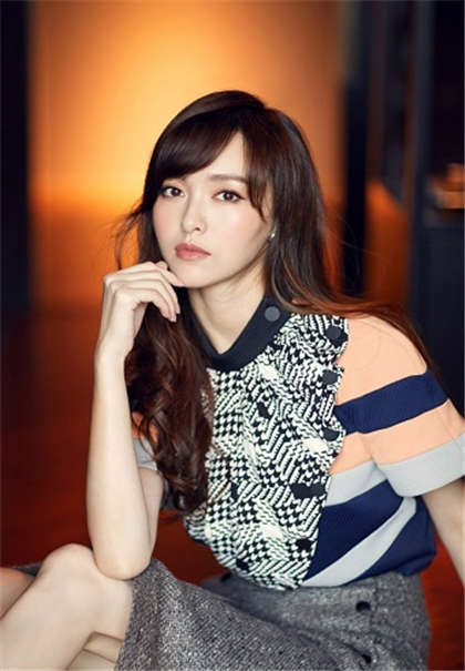 超级污的那种故事-我玩了老师和她女儿_情趣说明书