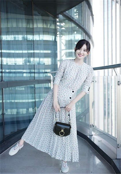 肉肉的h文-被同桌揉胸捏_情趣说明书