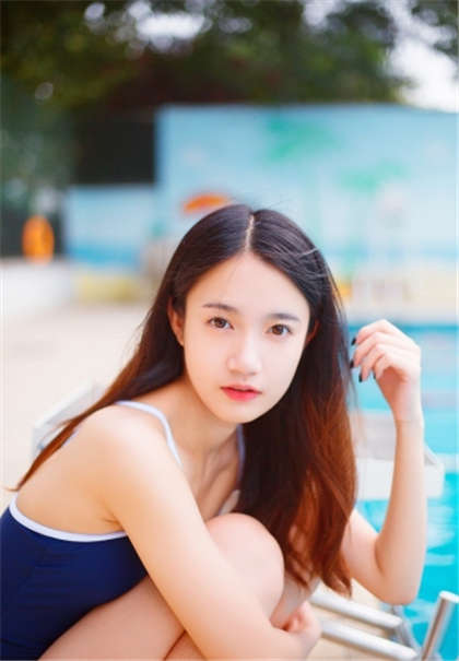 黑人巨大两根一起挤进-趴在女友身上一顿输出_情趣说明书