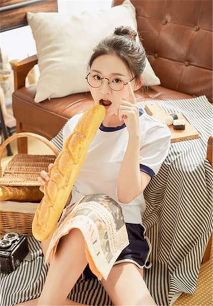 在车上掀起班主任裙子-爸爸我要你的硬棒_情趣说明书