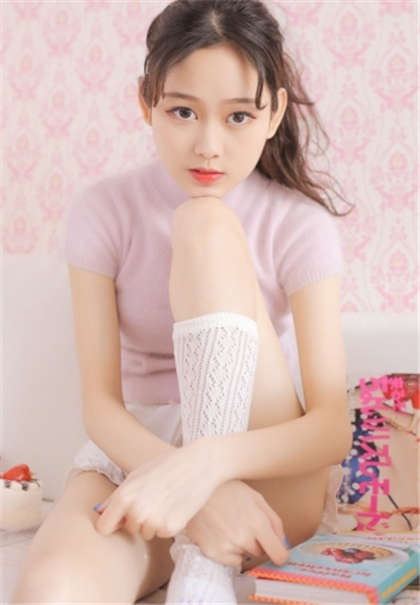 下面超详细的污短文-看着妻子被轮流_情趣说明书