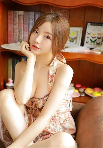 嗯啊快啊-漂亮老师晚上让我去她家_情趣说明书