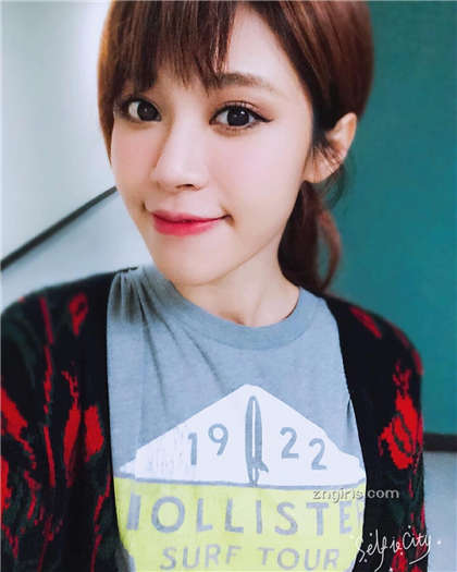 看了下面能湿的黄文-高辣h短文合集_情趣说明书