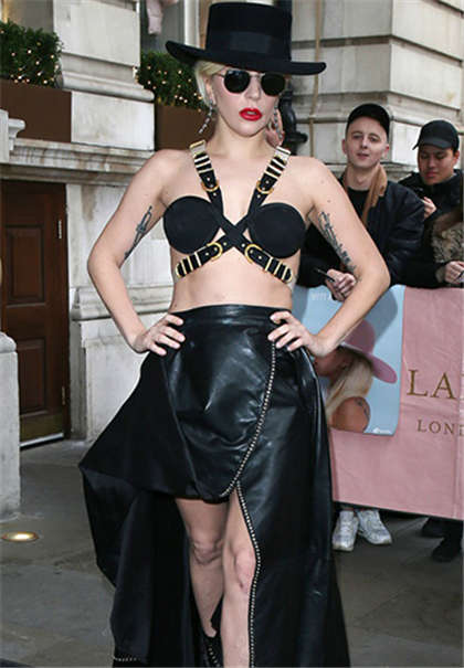 小黄文多水多肉-看着老婆被领导搞_情趣说明书