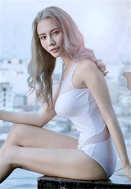 H文 何晓梅-喂下面小嘴吃葡萄bl_情趣说明书