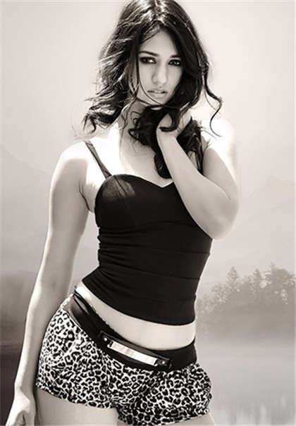 学生做污污的事-让人看湿的污小说_情趣说明书