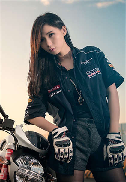 艳文黄文-公公强奸儿媳_情趣说明书