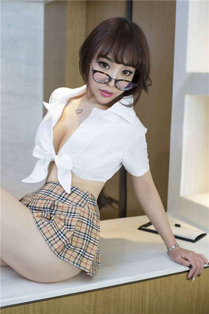 把葡萄塞下面h文-我们都有浮艳姐_情趣说明书