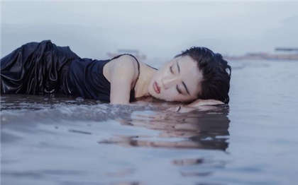 想被插了-sm的小黄文短篇_情趣说明书