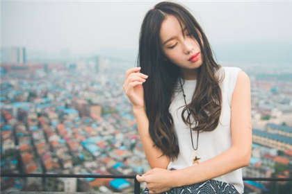 小说翁熄-那两瓣湿漉漉的肉_情趣说明书