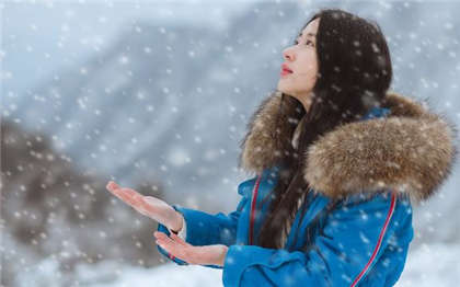 被男人边吃奶边拱更爽-我跪着他从后面舔_情趣说明书