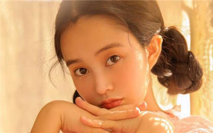 黄很色的短文-揉女朋友胸技巧_情趣说明书