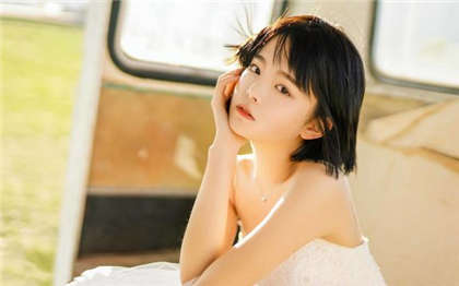 公交车上的三男一女乱伦-把你弄得下不了床细节_情趣说明书