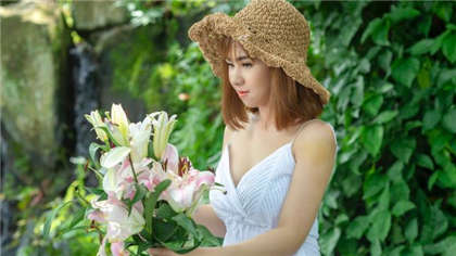 污到下面流污-撕开她的衣服撕光_情趣说明书