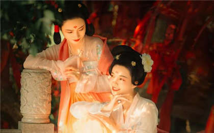 用力哦啊快来嗯-3p小说高h两男一女_情趣说明书