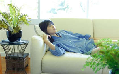 在教室轻点额呃呃呃-﻿让人湿的黄文很肉细节_情趣说明书