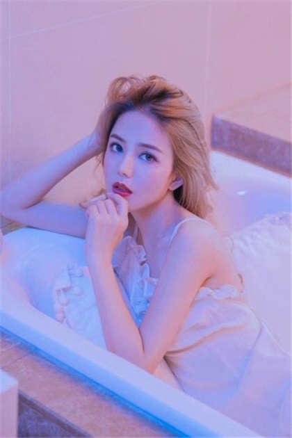 公交车上被两男前后夹击高潮-唔啊好痛你出去我不要_情趣说明书