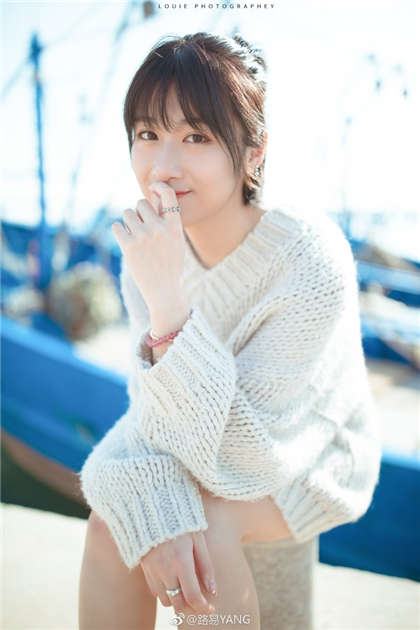 百合小说黄-绑在柱子上用毛笔调教_情趣说明书