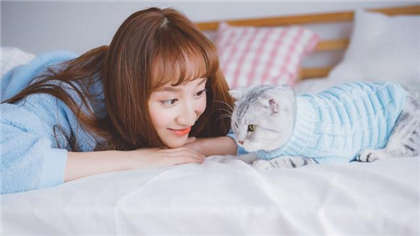 男生被女生做的黄文同学-雨夜和儿子辅导老师的沉沦_情趣说明书