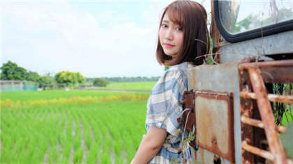 中年熟妇小说-他抱着我边走边爱_情趣说明书