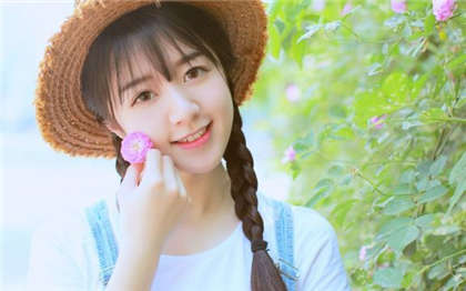 肉肉的h文-被同桌揉胸捏_情趣说明书