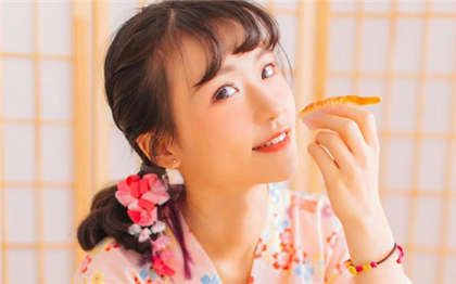 黄色小说同桌短篇-我和留守妇女树林野战_情趣说明书