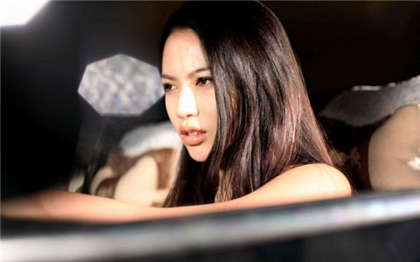 长篇肉肉小说-两个男人一边一个吸奶_情趣说明书