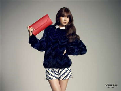 污污污的小说片段详细描述-在老板办公室被三个人_情趣说明书