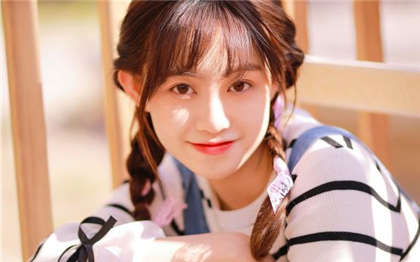 乱说欲小说又粗又长-今天在车上跟同事做了_情趣说明书