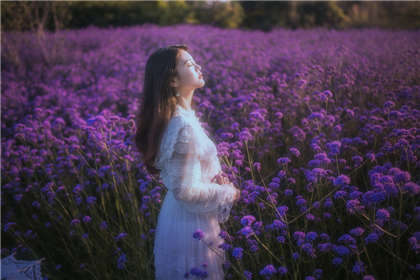 让女人流水的长文章-抱着在镜子前操_情趣说明书