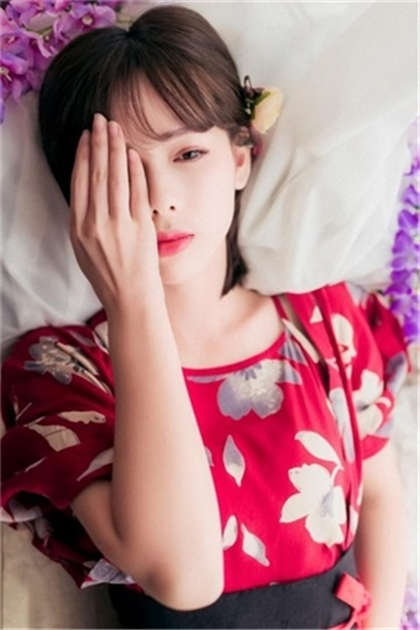 男的舔女的下面小说-两根大肉捧隔着一层膜_情趣说明书