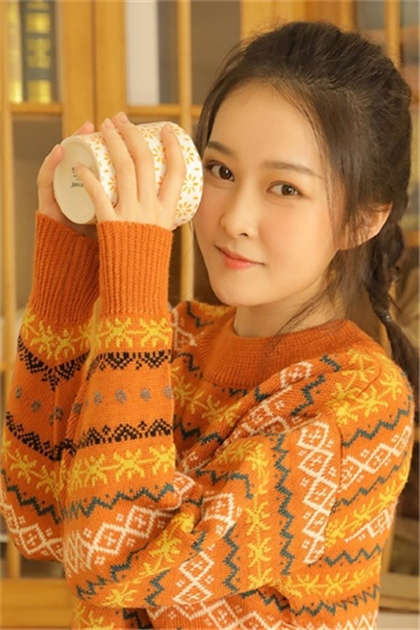 小黄文片段描写-三男一女_情趣说明书