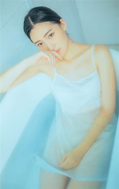 小黄文多水多肉-看着老婆被领导搞_情趣说明书