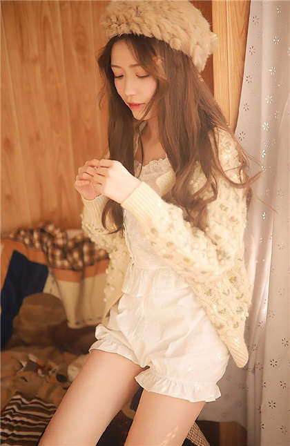 小说里的黄文-诱奸丰满老师_情趣说明书