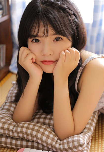 有点污的文-上课就把手伸到我的胸罩里乱摸_情趣说明书