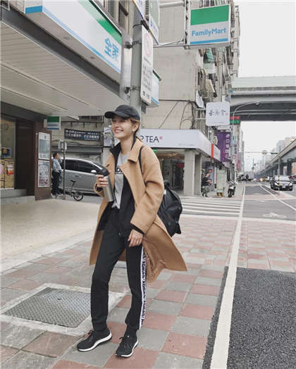 公交车上污污-办公室激情_情趣说明书