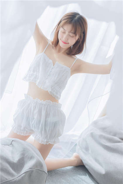 超污的黄色文章-修长的腿微微夹紧_情趣说明书