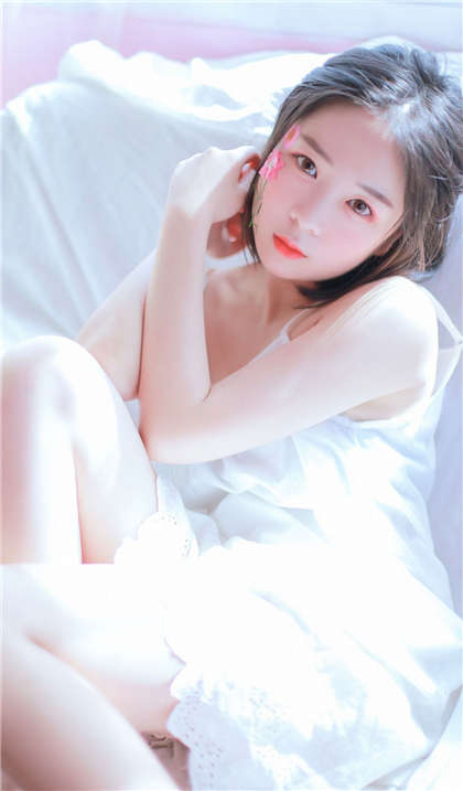 黄文污文无删版-皇上太深好涨好烫h_情趣说明书