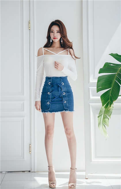 下面夹着跳蛋第几章-男主小峰女主方婷小说_情趣说明书