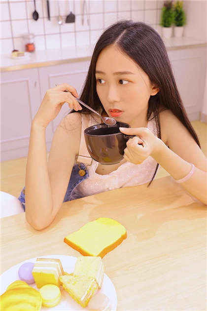 穿成小黄文主后全文阅读-三个老汉搞了我_情趣说明书