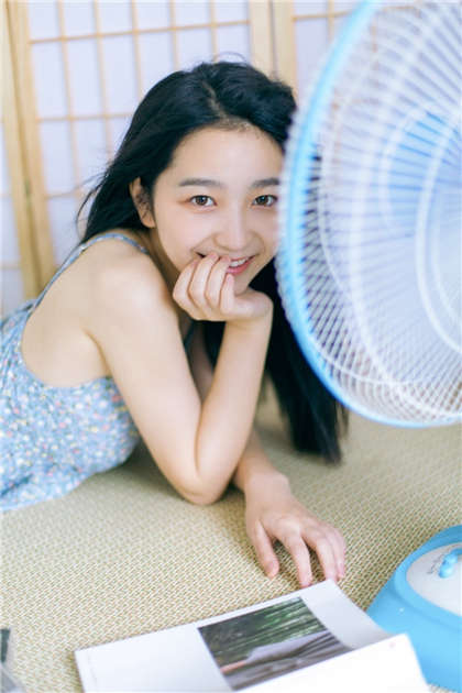 嗯...舔快一点-他们三个人折腾了我一晚上_情趣说明书