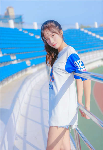 一看就湿的越细越好小说-口述性插过程细节很黄的故事_情趣说明书