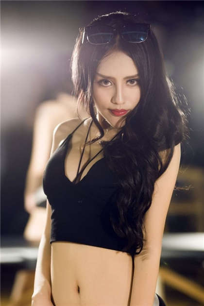 啊~轻点下面湿了-女人一看就流水的污文_情趣说明书